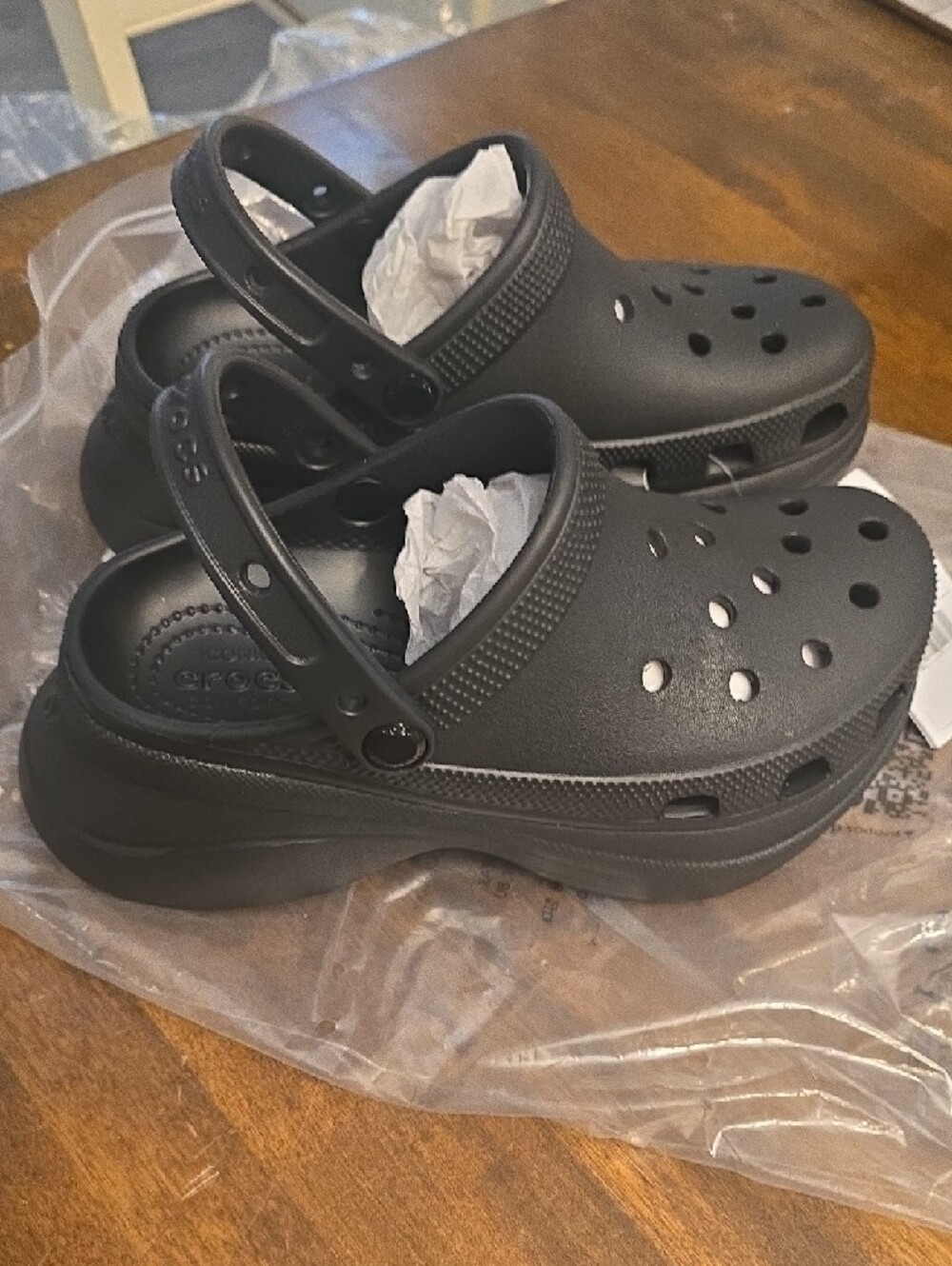 CROCS Classic Clog in Black - Picture 2 of 6